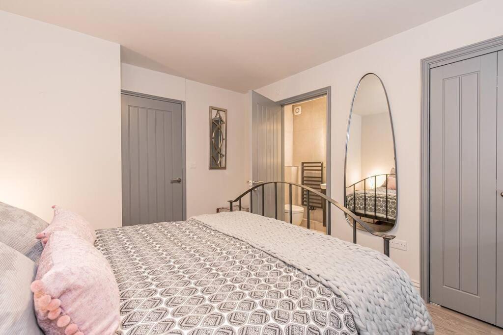 Flat 1, 161 Crescent Road Luxury Apartment Оксфорд Экстерьер фото